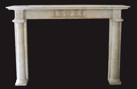 Cheminée en marbre blanc d'époque Empire L 151x H 113 Empire period white marble fireplace (currently being cleaned)