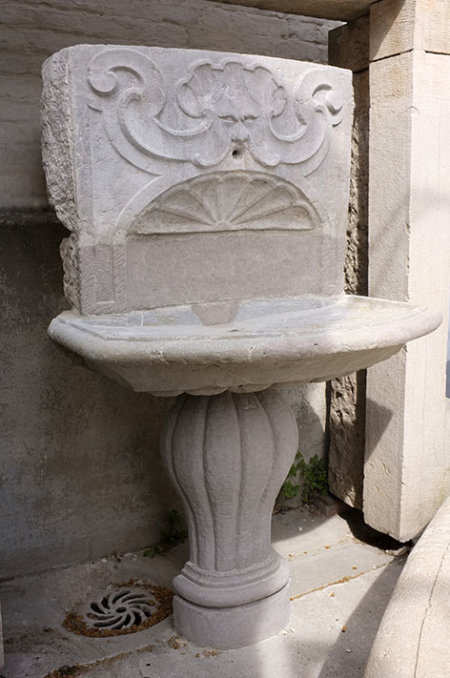 fontaine pierre